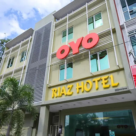 OYO 89839 Riaz Hotel